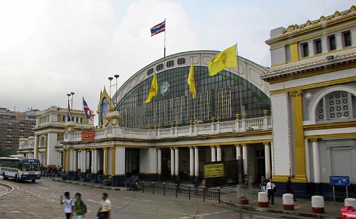 1047 Chiangmai-Bangkok-afscheid Bas en Yee.jpg